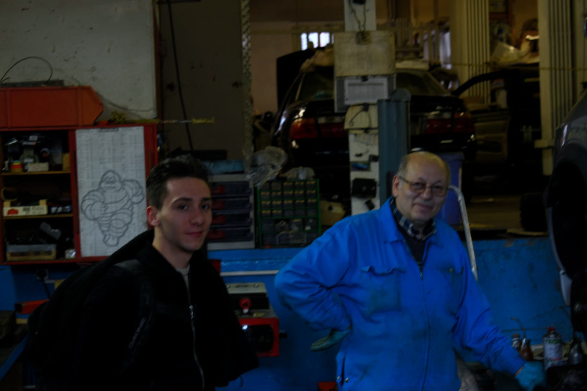 photo de l'equipe du garage